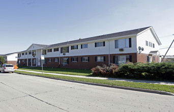 Column Apartments in Racine, WI - Building Photo - Building Photo