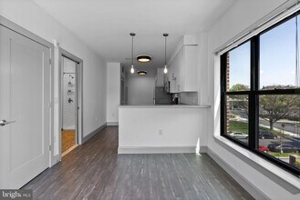 303 McMechen St in Baltimore, MD - Building Photo - Building Photo