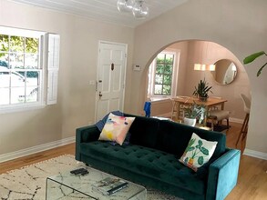 3864 Dixie Canyon Ave in Sherman Oaks, CA - Building Photo - Building Photo
