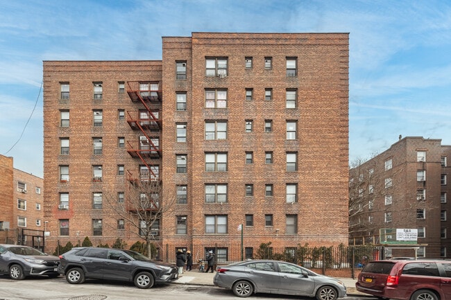 9411 34th Rd in Jackson Heights, NY - Building Photo - Building Photo