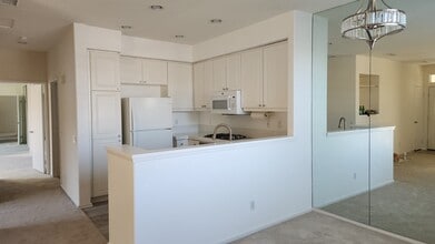 10786 Sabre Hill Dr, Unit 208 in San Diego, CA - Building Photo - Building Photo