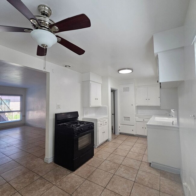 3376 Martin Luther King Jr Blvd in Lynwood, CA - Building Photo - Building Photo