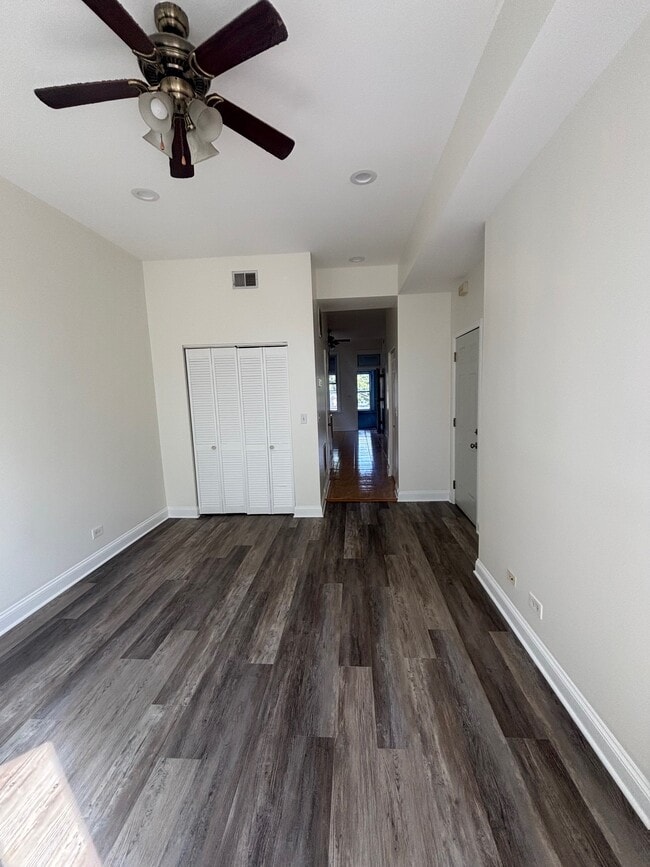 2608 W Cortez St, Unit 2nd floor in Chicago, IL - Foto de edificio - Building Photo