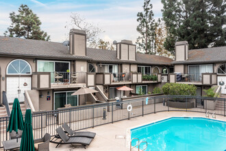 Searidge in Costa Mesa, CA - Building Photo - Building Photo