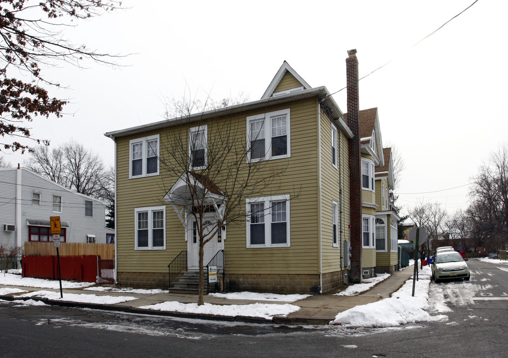 700 Hunter St in Gloucester City, NJ - Building Photo