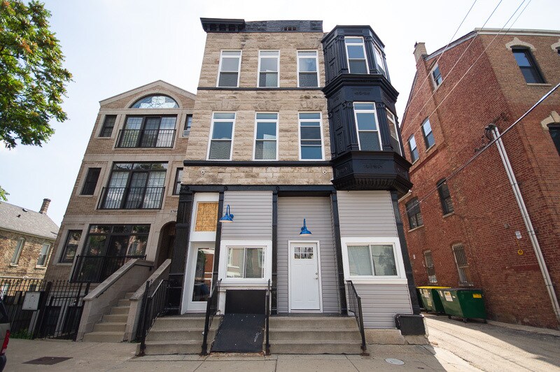 1708 S Carpenter St, Unit 1F in Chicago, IL - Building Photo