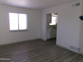 7013 Echo Cliffs Dr in El Paso, TX - Building Photo - Building Photo