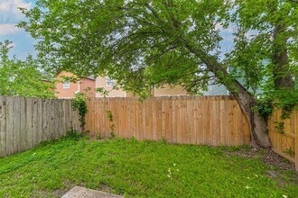 4645 Knoxville St in Houston, TX - Building Photo - Building Photo
