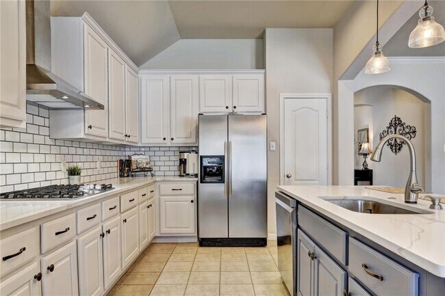 property at 2830 Stonecreek Pl