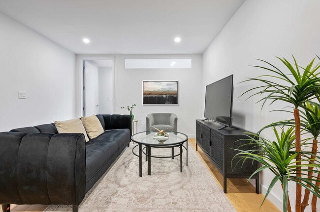 227 E 59th St