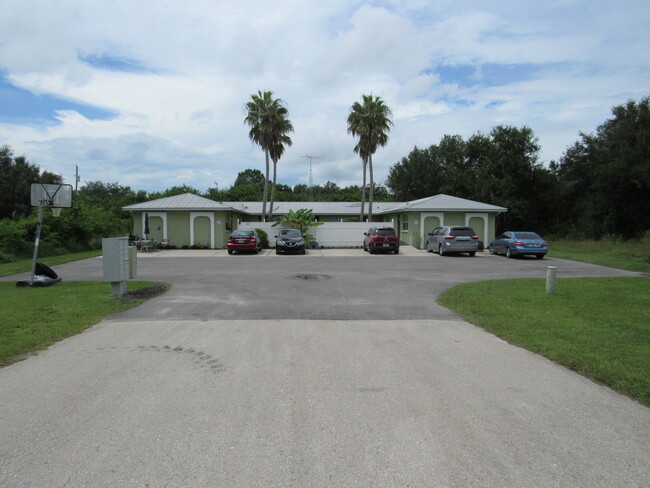 305 Duncan Rd in Punta Gorda, FL - Building Photo - Building Photo