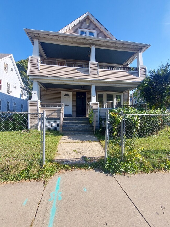 837 Carew St, Unit 837 Carew St.