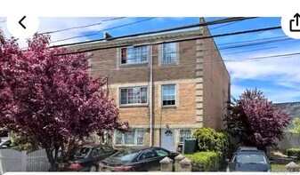 106-12 156th St in Queens, NY - Building Photo