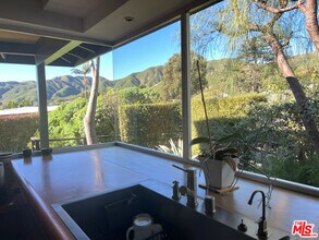 254 Tranquillo Rd in Los Angeles, CA - Building Photo - Building Photo