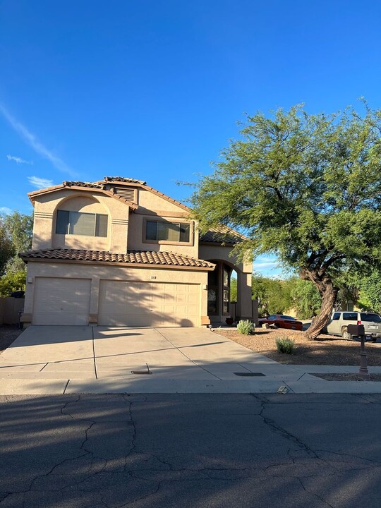 260 E Camino Del Abeto in Sahuarita, AZ - Foto de edificio