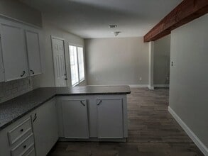 425 Connell Rd in Vidor, TX - Building Photo - Building Photo