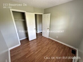 153 Bradford Dr in Paris, KY - Building Photo - Building Photo