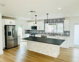 924 SW 11th St in Boca Raton, FL - Building Photo