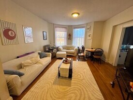 1253 Beacon St, Unit 4 in Brookline, MA - Building Photo