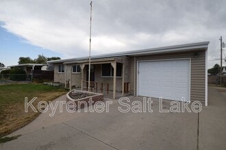 3215 S 4400 W in West Valley City, UT - Building Photo - Building Photo