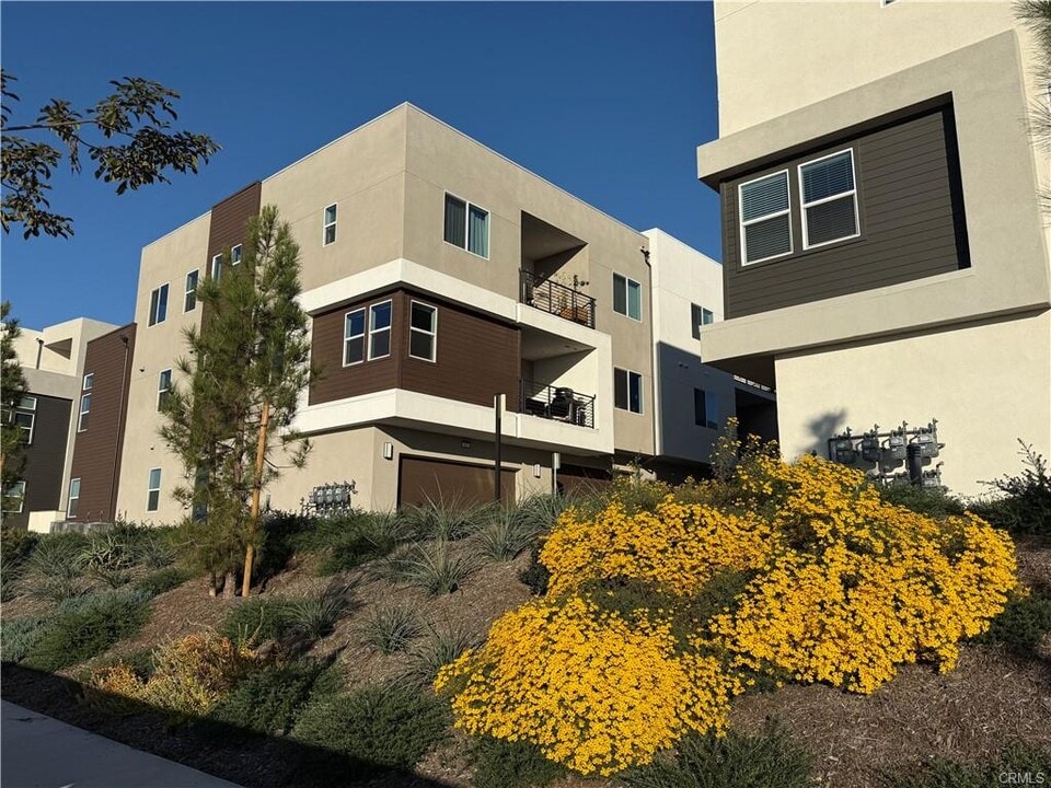 479 Mulligan in Irvine, CA - Building Photo