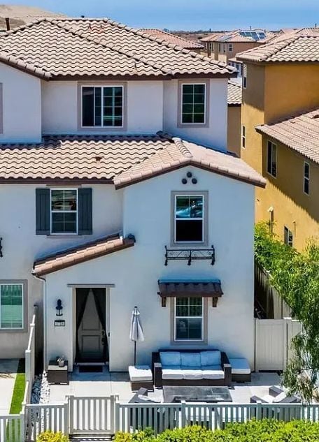 property at 1718 Santa Ivy Ave