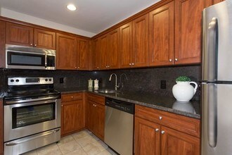 Fairfield Knolls At West Babylon in West Babylon, NY - Building Photo - Interior Photo