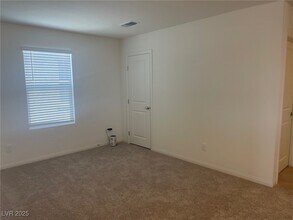 4603 Sapphire Crst Ave in Las Vegas, NV - Building Photo - Building Photo