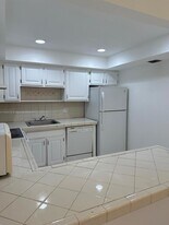 1307 Partridge Close in Pompano Beach, FL - Building Photo