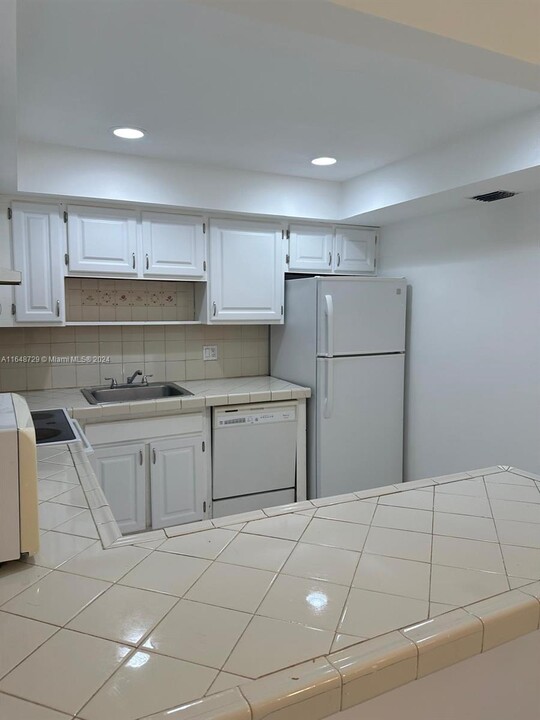 1307 Partridge Close in Pompano Beach, FL - Building Photo