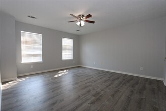 13518 Sherman Oaks Dr in Houston, TX - Building Photo - Building Photo