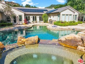 29734 Mulholland Hwy in Agoura Hills, CA - Building Photo