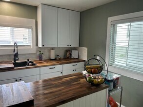 144 Grand Larry St in Anchorage, AK - Building Photo - Building Photo