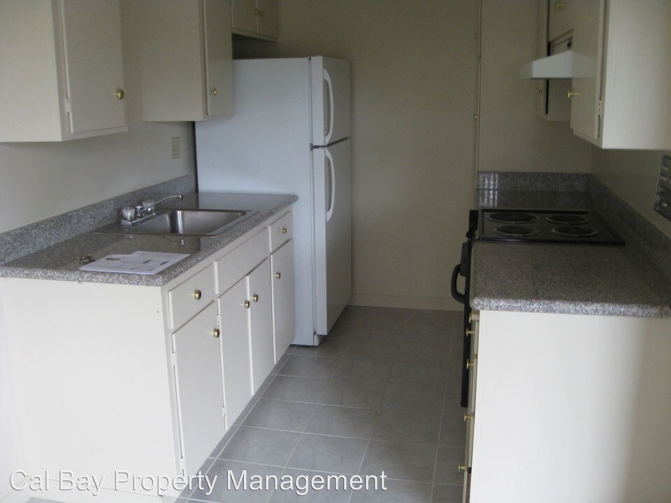 1941 California St in Mountain View, CA - Building Photo