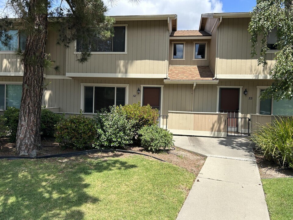 2250 King Ct in San Luis Obispo, CA - Building Photo