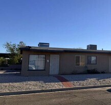 903 W 21st St in Yuma, AZ - Building Photo