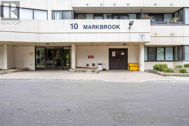 10-210 Markbrook Ln in Toronto, ON - Building Photo - Building Photo