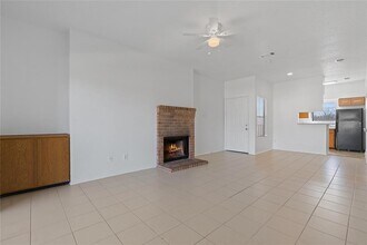 2507 W Slaughter Ln in Austin, TX - Building Photo - Building Photo