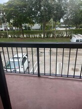 6053 10th Ave N in Greenacres, FL - Building Photo - Building Photo