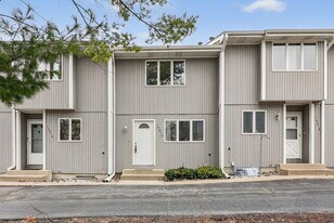 14816 S Penn Rd in Plainfield, IL - Building Photo