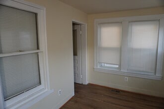 217 Center St in Dundalk, MD - Foto de edificio - Building Photo