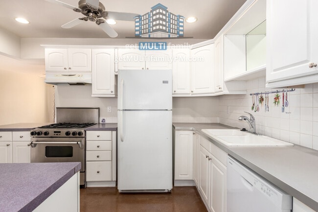 property at 2618 E Pierson St