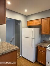 35 Atlantis Ave in Stafford Township, NJ - Foto de edificio - Building Photo