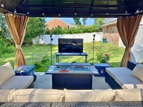 30 Maple Ave in North Andover, MA - Foto de edificio - Building Photo