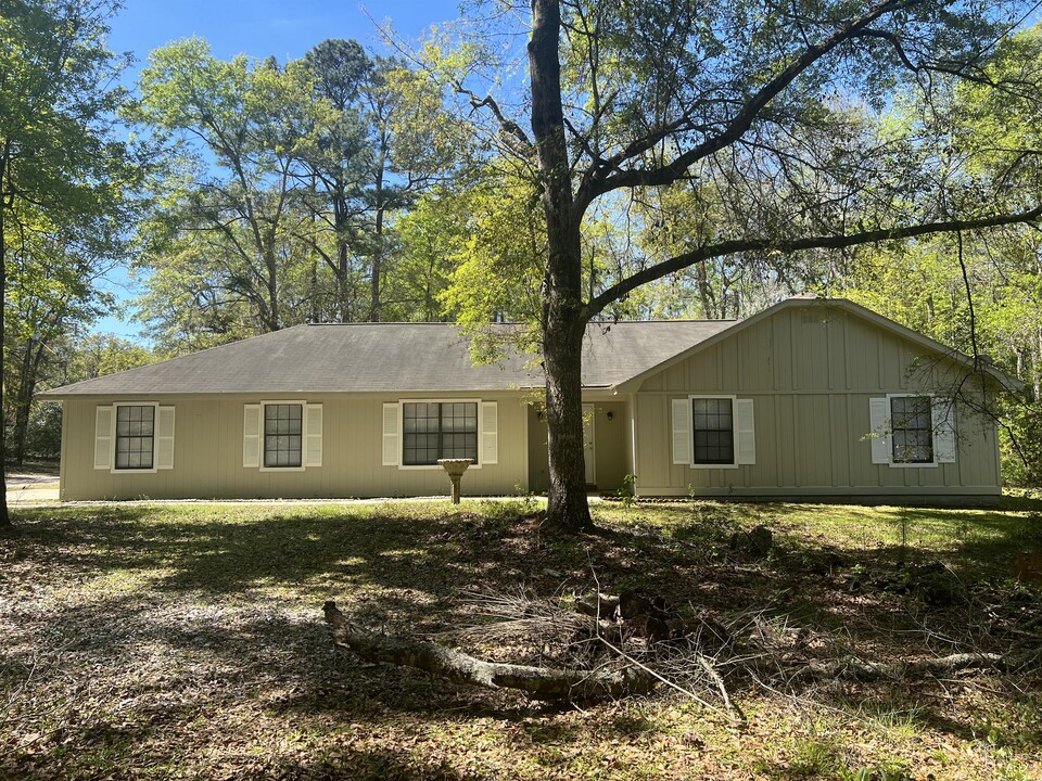 1381 Talmadge Rd in Allenhurst, GA - Building Photo