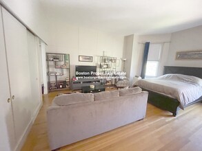 417 Beacon St, Unit 2 in Boston, MA - Building Photo - Building Photo