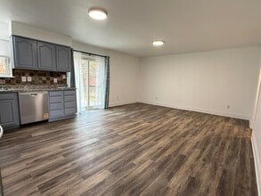 12757 De Cook Dr in Sterling Heights, MI - Building Photo - Building Photo