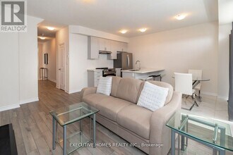 15 Rochester Dr in Barrie, ON - Building Photo - Building Photo
