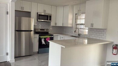 671 Midland Ave, Unit 9A in Garfield, NJ - Foto de edificio - Building Photo