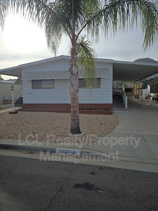 30765 Cocos Palm Ave in Homeland, CA - Building Photo